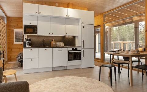 Solokoto: Küche, Flooring, Interior Design, Küchengerät, Möbel, Countertop, Holz, Fussboden, Major Appliance, Decke