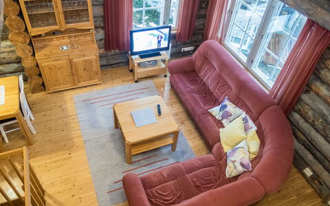 Rukanpesä 2A: Holz, Möbel, Fussboden, Flooring, Interior Design, Zuhause, Wohnzimmer, Couch, Zimmer, Decke