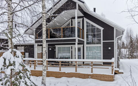 Tonttutahko 20 a: Bett, Möbel, Schlafzimmer, Interior Design, Bedding, Bettdecke, Flooring, Holz, Fussboden, Zimmer