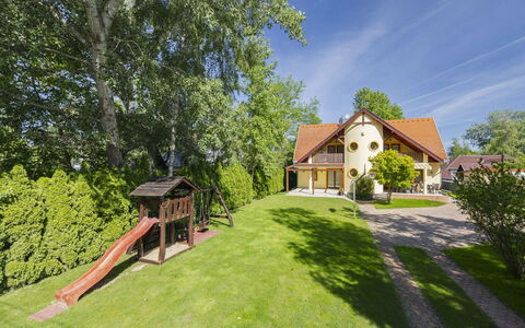 Jókai: Haus, Zuhause, Menschliche Siedlung, Hütte, Rasen, Garten, Estate, Garten, Landscaping, Bauernhaus