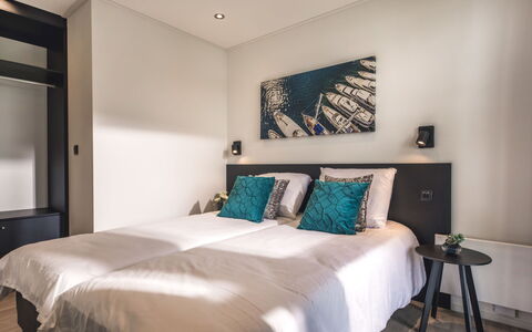 Marinapark Bad Nederrijn: Möbel, Eigentum, Komfort, Gebäude, Holz, Bettrahmen, Textil, Beleuchtung, Interior Design, Kissen