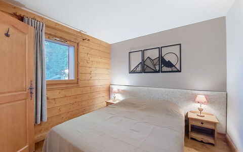 Les Menuires 660: Holz, Interior Design, Flooring, Fussboden, Decke, Zimmer, Möbel, Schlafzimmer, Bett, Zuhause