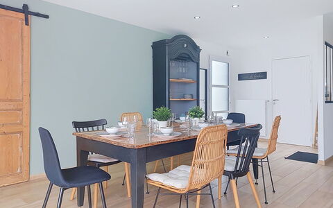 Les Lagons du Lividic: Möbel, Interior Design, Flooring, Holz, Tabelle, Stuhl, Küche & Esszimmer Tisch, Esszimmer, Fussboden, Zimmer