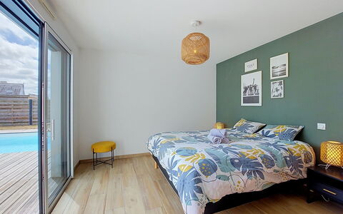 Les Lagons du Lividic: Interior Design, Flooring, Fussboden, Möbel, Holz, Holzboden, Schlafzimmer, Decke, Bett, Zimmer