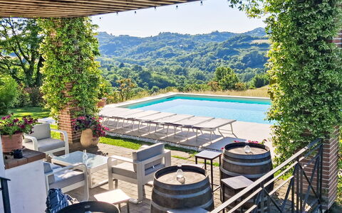 Sant'Evasio: Gartenmöbel, Freizeit, Schwimmbad, Resort, Eco Hotel, Urlaub, Schatten, Tisch Im Freien, Sonnenliege, Blumentopf