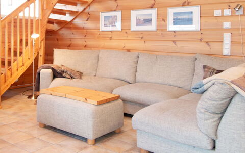 Tahkontupa: Möbel, Flooring, Holz, Fussboden, Interior Design, Couch, Wohnzimmer, Zuhause, Holzboden, Zimmer