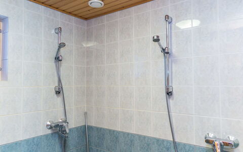 Tahkontupa: Armatur, Duschkopf, Flooring, Badezimmer, Dusche, Installation, Brausenstange, Fussboden, Zapfhahn, Duschpaneel