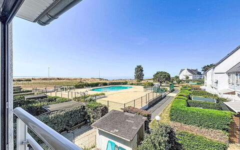 Belle Vue Mer et Piscine: Schwimmbad, Estate, Landscaping, Villa, Resort, Hecke, Hotel