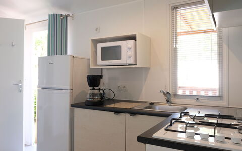 Porto Cesareo 604: Spüle, Cabinetry, Eigentum, Sinken, Fenster, Küchengerät, Countertop, Zapfhahn, Gasherd, Küche