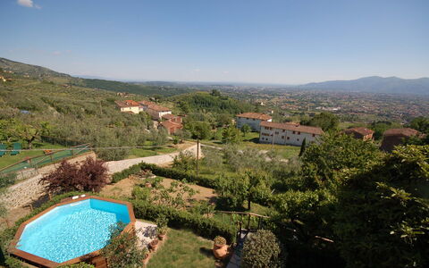 Alla Collina Del Sole: Himmel, Pflanze, Eigentum, Pflanzengemeinschaft, Berg, Natur, Blatt, Baum, Vegetation, Gebäude