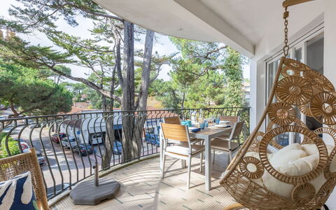 Hossegor 355: Möbel, Eigentum, Pflanze, Stuhl, Schatten, Baum, Gartenmöbel, Interior Design, Holz, Gebäude