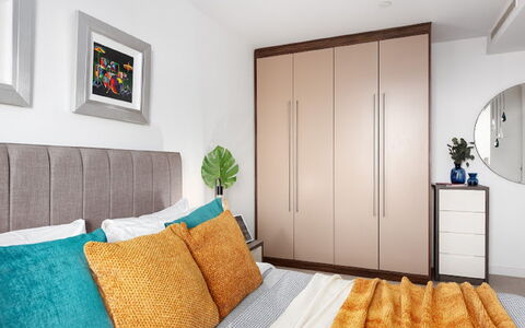 Avant-Garde, Shoreditch: Eigentum, Azurblau, Komfort, Holz, Interior Design, Beleuchtung, Bilderrahmen, Flooring, Fussboden, Gelb