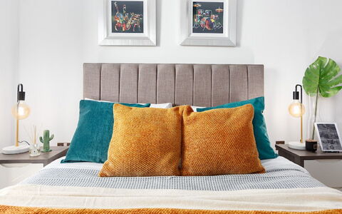 Avant-Garde, Shoreditch: Eigentum, Möbel, Grün, Azurblau, Komfort, Bilderrahmen, Holz, Textil, Rechteck, Interior Design