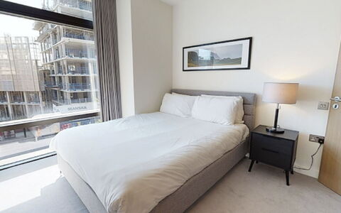 Liverpool Street, Shoreditch: Möbel, Komfort, Holz, Gebäude, Schatten, Kissen, Bettrahmen, Interior Design, Bett