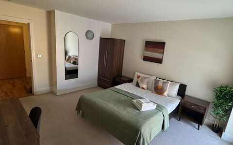Great Suffolk Street, Waterloo: Möbel, Interior Design, Fussboden, Flooring, Bett, Schlafzimmer, Holz, Zimmer, Bettdecke, Decke