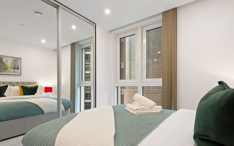Altitude Point: Interior Design, Fussboden, Flooring, Decke, Wohnung, Möbel, Schlafzimmer, Zimmer, Bett, Bedding