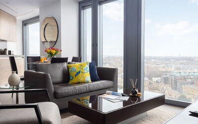 London City 304: Möbel, Interior Design, Wohnung, Fussboden, Flooring, Tabelle, Stuhl, Wohnzimmer, Zimmer, Zuhause