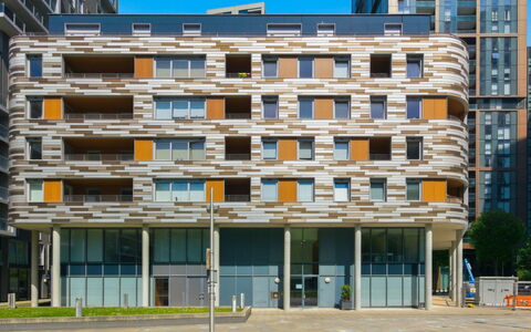Indescon Studio: Daytime, Gebäude, Wohnung, Fassade, Stadtgebiet, Die Architektur, Metropolitan Area, Eigentumswohnung, Geschäftshaus