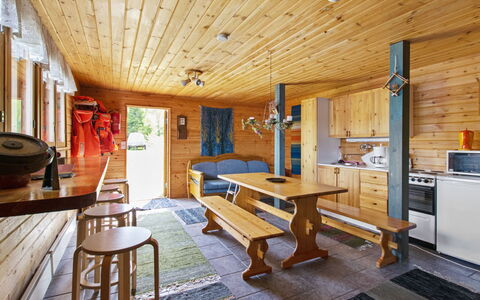 Heinäsorsa: Bett, Möbel, Schlafzimmer, Interior Design, Bedding, Bettdecke, Flooring, Holz, Fussboden, Zimmer