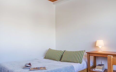 Tignes 220: Möbel, Eigentum, Komfort, Gebäude, Holz, Beleuchtung, Tabelle, Interior Design, Schatten, Fussboden