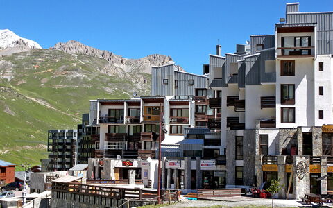 Tignes 300: Gebäude, Himmel, Eigentum, Berg, Fenster, Urban Design, Nachbarschaft, Haus, Wohngebiet, Landschaft