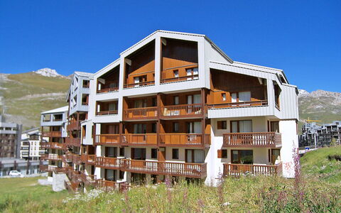 Tignes 310: Himmel, Gebäude, Pflanze, Berg, Grundstueck, Holz, Urban Design, Landschaft, Fenster, Freizeit