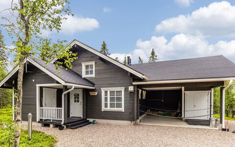 Tiera: Holz, Haus, Zuhause, Abstellgleis, Dach, Hütte, Tür, Veranda, Auffahrt, Estate