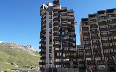 Tignes 335: Himmel, Gebäude, Fenster, Rad, Urban Design, Eigentumswohnung, Tower Block, Nachbarschaft, Haus, Berg
