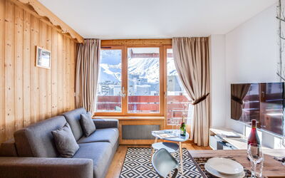 Le Curling a (Val Claret) 350.12: Eigentum, Möbel, Couch, Fenster, Interior Design, Geschirr, Holz, Textil, Tabelle, Wohnzimmer