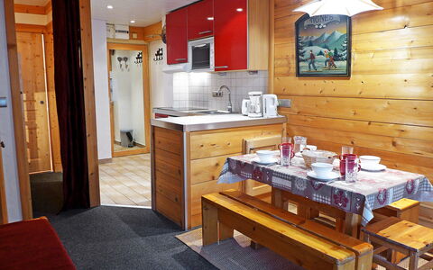 Tignes 375: Zimmer, Eigentum, Interior Design, Möbel, Gebäude, Cabinetry, Haus, Decke, Fussboden, Grundeigentum