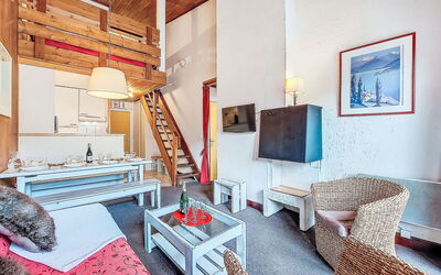 Le Grand Tichot a et B (Val Claret) 375.18: Bilderrahmen, Eigentum, Möbel, Azurblau, Dekoration, Wohnzimmer, Interior Design, Holz, Fussboden, Komfort