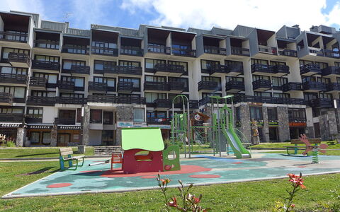 Tignes 385: Wolke, Pflanze, Gebäude, Himmel, Urban Design, Grundstueck, Gras, Eigentumswohnung, Fenster, Freizeit