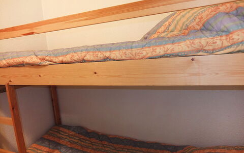 Les Menuires 100: Möbel, Zimmer, Bett, Bettrahmen, Holz, Etagenbett, Holzbeize, Hartholz, Strahl, Tabelle