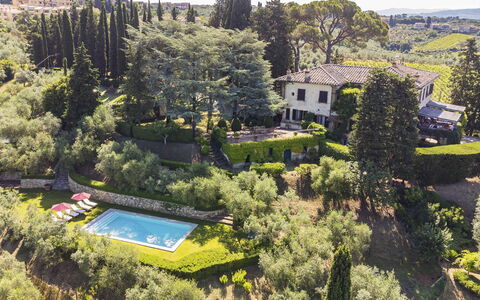 Villa Agnola: Pflanze, Eigentum, Pflanzengemeinschaft, Natur, Blatt, Natürliche Landschaft, Baum, Grundstueck, Vegetation, Gras