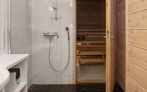 Rukan Pramea: Flooring, Holz, Fussboden, Armatur, Interior Design, Badezimmer, Installation, Zimmer, Holzbeize, Decke
