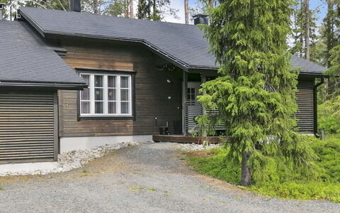 Rukan Pramea: Gebäude, Fenster, Haus, Abstellgleis, Dach, Holz, Zuhause, Hütte, Wohngebiet, Estate