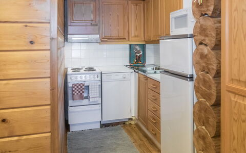 Mänty: Holz, Flooring, Decke, Küche, Cabinetry, Interior Design, Countertop, Fussboden, Major Appliance, Zimmer