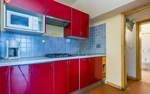 Vinci 962: Zapfhahn, Cabinetry, Spüle, Countertop, Sinken, Gebäude, Herd, Holz, Küchengerät, Küche