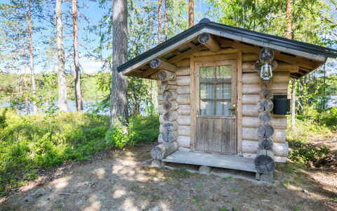 Iltaranta: Bett, Möbel, Schlafzimmer, Interior Design, Bedding, Bettdecke, Flooring, Holz, Fussboden, Zimmer