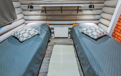 Korvenpää: Bett, Möbel, Schlafzimmer, Interior Design, Bedding, Bettdecke, Flooring, Holz, Fussboden, Zimmer