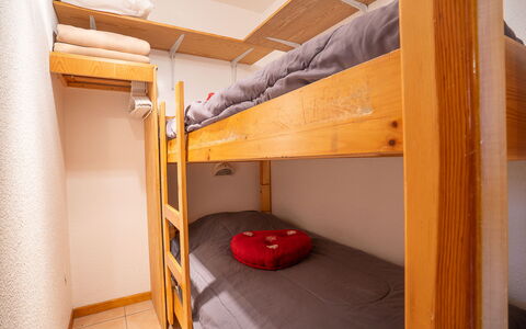 Les Menuires 300: Komfort, Holz, Interior Design, Fussboden, Flooring, Wand, Haus, Hartholz, Gebäude