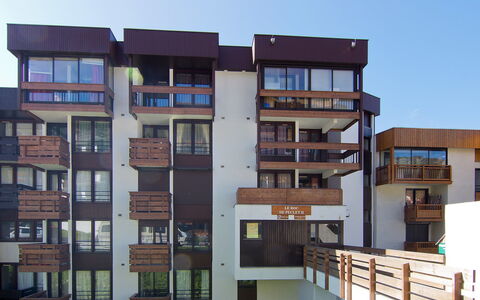 Le Roc de Peclet: Gebäude, Eigentum, Fenster, Himmel, Pflanze, Urban Design, Holz, Eigentumswohnung, Wohngebiet, Tower Block