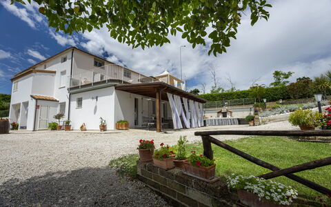 La Casa Di Campagna: Estate, Garten, Stuhl, Balkon, Veranda, Villa, Blumentopf, Terrasse, Outdoor Struktur, Deck
