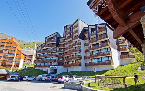 Eterlous 1Bis: Wohngebiet, Gebäude, Nachbarschaft, Eigentumswohnung, Mischnutzung, Eigentum, \Stadt, Die Architektur, Wohnung, Menschliche Siedlung
