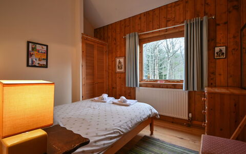 Riverside Cottage: Wand, Interior Design, Bett, Schlafzimmer, Holz, Flooring, Fussboden, Möbel, Bettdecke, Decke
