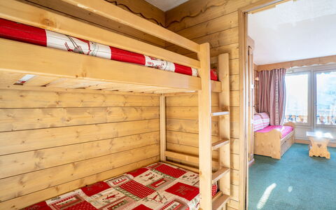 Val Thorens 200: Gebäude, Holz, Flooring, Fenster, Fussboden, Hartholz, Haus, Komfort, Decke