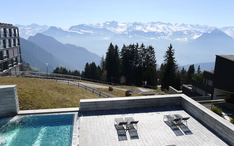 Margherita Bütler: Wasser, Himmel, Gebäude, Azurblau, Berg, Baum, Die Architektur, Gewässer, See, Nachbarschaft