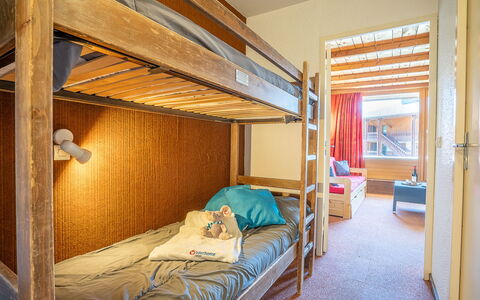 Val Thorens 300: Möbel, Eigentum, Gebäude, Komfort, Holz, Bettrahmen, Beleuchtung, Haus, Interior Design, Bett