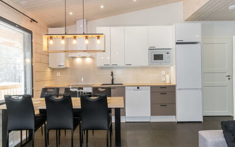 Pehtoori B: Möbel, Interior Design, Küche, Holz, Countertop, Light Fixture, Decke, Flooring, Beleuchtung, Küchengerät