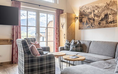 Superior # 5B mit Sauna 700.10: Möbel, Eigentum, Couch, Bilderrahmen, Tabelle, Holz, Interior Design, Komfort, Wohnzimmer, Gebäude